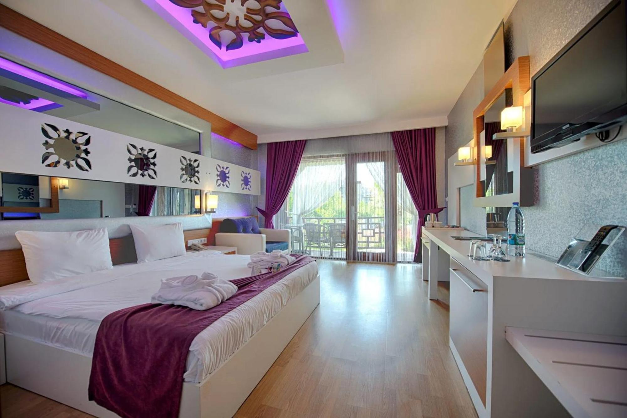 Flora Garden Beach Hotel - Adults Only 16 Plus - Couples Concept Kızılot Bagian luar foto