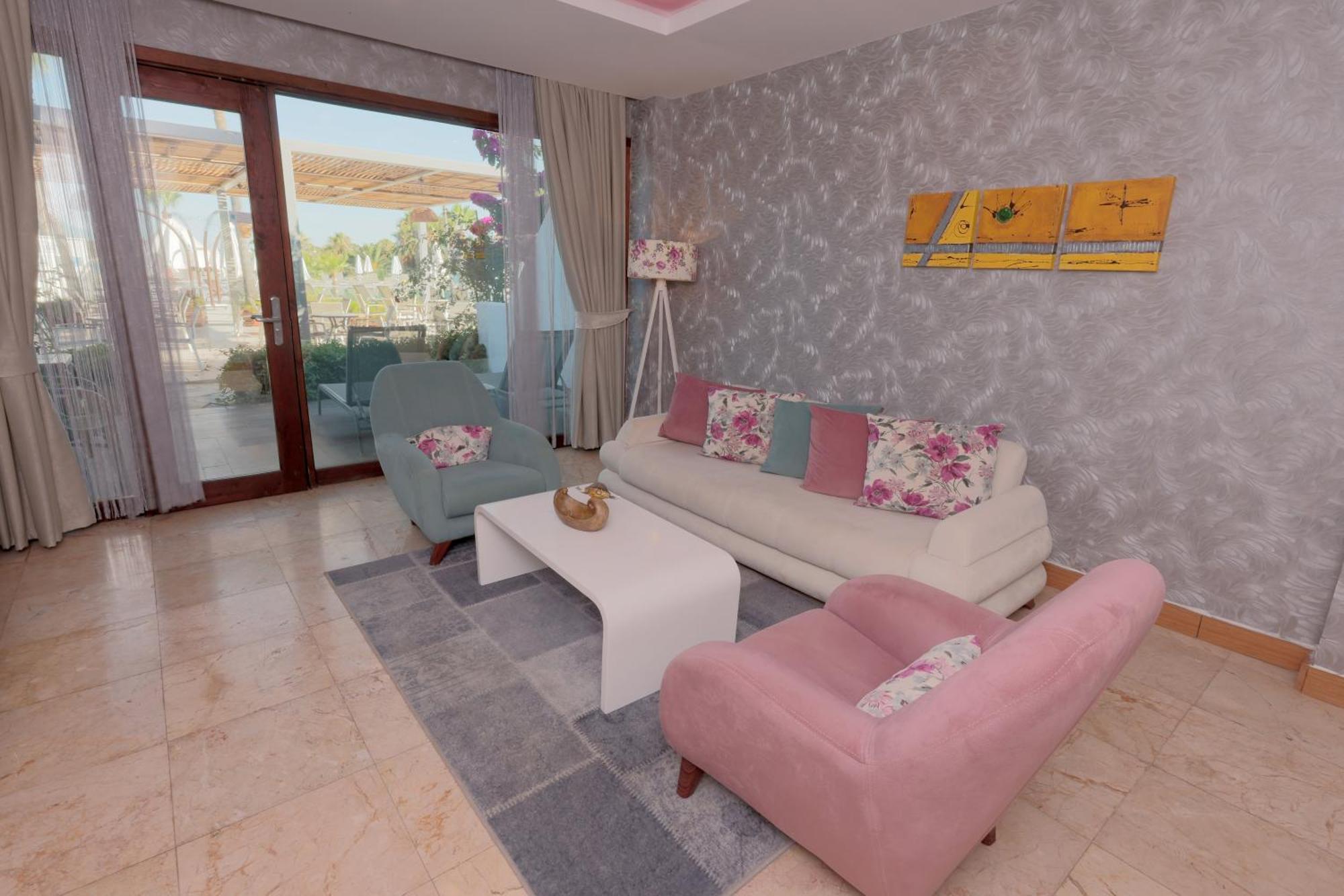 Flora Garden Beach Hotel - Adults Only 16 Plus - Couples Concept Kızılot Bagian luar foto